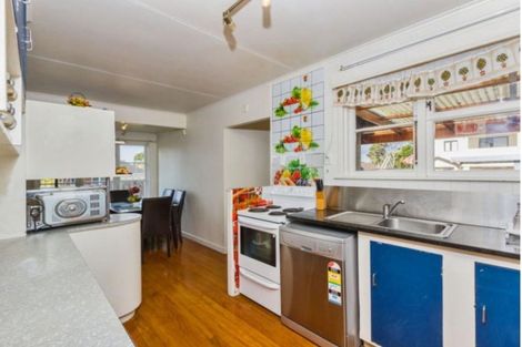Photo of property in 114 Astley Avenue, New Lynn, Auckland, 0600