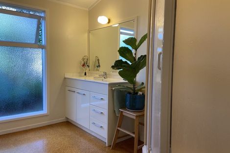 Photo of property in 66 Paragon Avenue, Beach Haven, Auckland, 0626