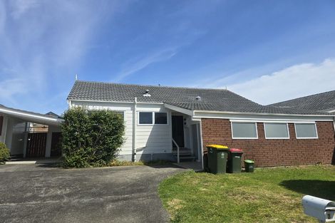 Photo of property in 2/1 Tomintoul Place, Highland Park, Auckland, 2010