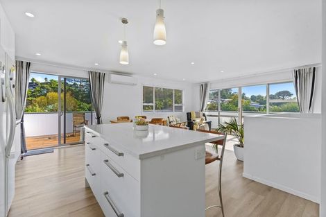 Photo of property in 662 Beach Road, Browns Bay, Auckland, 0630