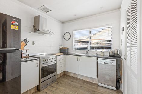 Photo of property in 1/73 Florence Avenue, Orewa, 0931