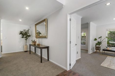 Photo of property in 17 Witton Place, Schnapper Rock, Auckland, 0632