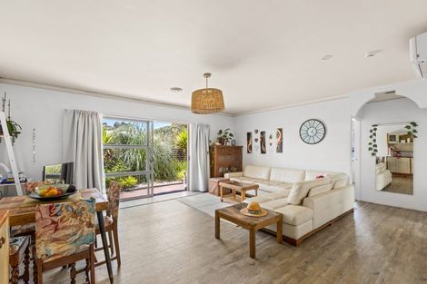 Photo of property in 1/73 Florence Avenue, Orewa, 0931