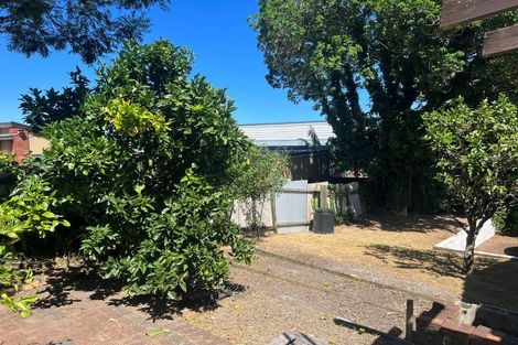 Photo of property in 96 Becroft Drive, Forrest Hill, Auckland, 0620