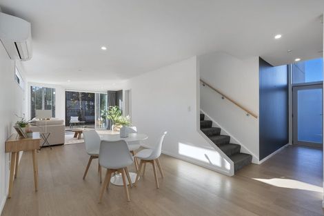 Photo of property in 2/204 Edgeware Road, Edgeware, Christchurch, 8013