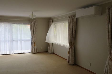 Photo of property in 10 Lexington Drive, Botany Downs, Auckland, 2010