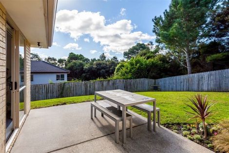 Photo of property in 15 Condor Place, Unsworth Heights, Auckland, 0632