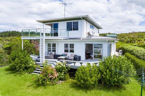 Photo of property in 689 Cove Road, Waipu, 0582