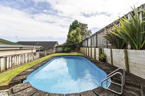 Photo of property in 100 Heta Road, Highlands Park, New Plymouth, 4312