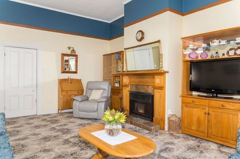 Photo of property in 12 Grant Street, Dannevirke, 4930