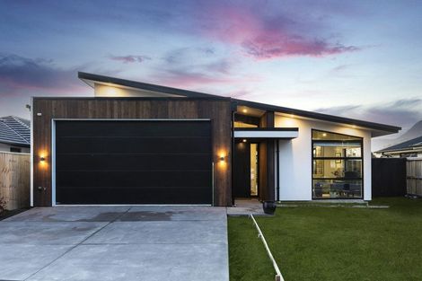 Photo of property in 5 Dray Place, Halswell, Christchurch, 8025