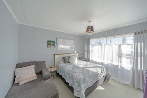 Photo of property in 74 Meeanee Road, Taradale, Napier, 4112