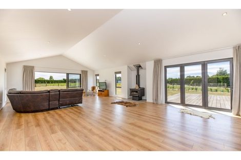 Photo of property in 32 Cridges Road, Darfield, 7510