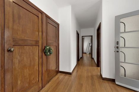 Photo of property in 103 Forest Lake Road, Forest Lake, Hamilton, 3200