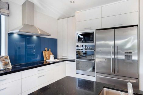 Photo of property in 13 Corsica Way, Karaka, Papakura, 2113