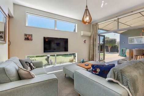 Photo of property in 15 Whitby Close, Waikawa, Picton, 7220