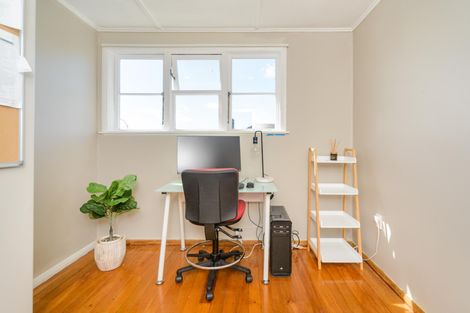 Photo of property in 126 Rangiora Avenue, Roslyn, Palmerston North, 4414