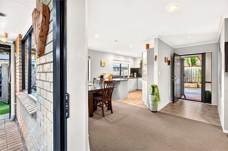 Photo of property in 72a Farquhar Road, Glendene, Auckland, 0602