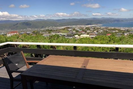 Photo of property in 9 Honeysuckle Grove, Maungaraki, Lower Hutt, 5010