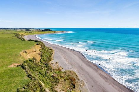 Photo of property in 386 Kaihihi Road, Okato, New Plymouth, 4381