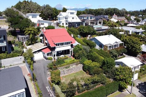 Photo of property in 124 Pendarves Street, New Plymouth, 4312