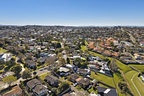 Photo of property in 50b Mirrabooka Avenue, Botany Downs, Auckland, 2010