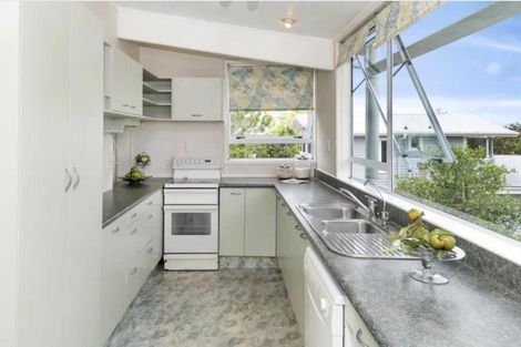 Photo of property in 145 Bleakhouse Road, Mellons Bay, Auckland, 2014