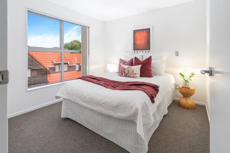 Photo of property in 1/12 Agra Crescent, Khandallah, Wellington, 6035