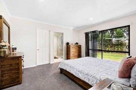 Photo of property in 6 Glenveagh Park Drive, Manurewa, Auckland, 2102