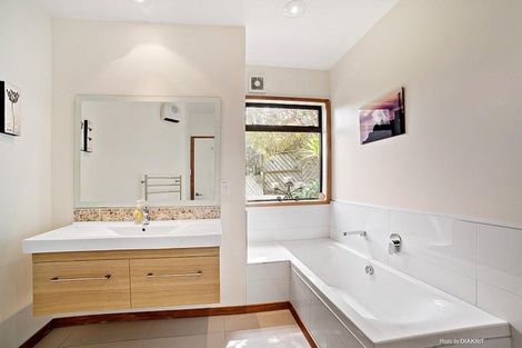 Photo of property in 193 Orangi Kaupapa Road, Northland, Wellington, 6012