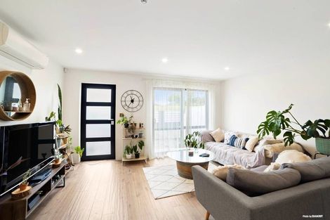 Photo of property in 14 Peony Mews, Oteha, Auckland, 0632