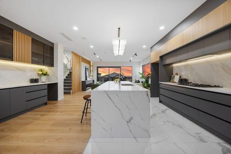 Photo of property in 8 Mill Hill Close, Flat Bush, 2019