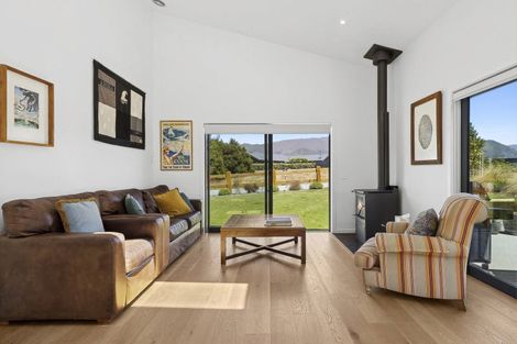 Photo of property in 14 Pounamu Avenue, Albert Town, Wanaka, 9305