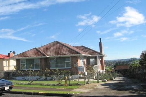 Photo of property in 73 Bradbury Road, Botany Downs, Auckland, 2010