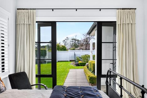 Photo of property in 80 Station Road, Kumeu, 0891