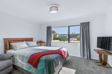 Photo of property in 47 Pohutukawa Drive, Levin, 5571