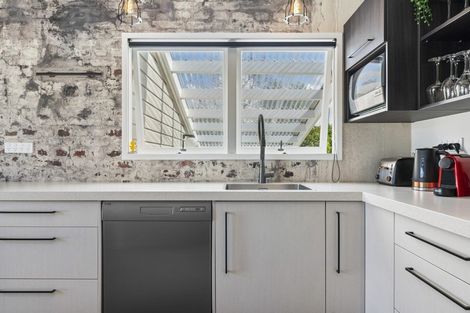 Photo of property in 13 Fairview Place, Te Puke, 3119