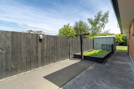 Photo of property in 2 Sunninghurst Drive, Fairfield, Dunedin, 9018