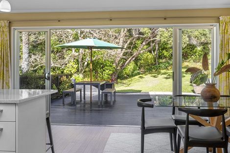 Photo of property in 100 Larsen Crescent, Tawa, Wellington, 5028