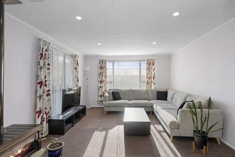 Photo of property in 2/12 Garnet Grove, Birchville, Upper Hutt, 5018