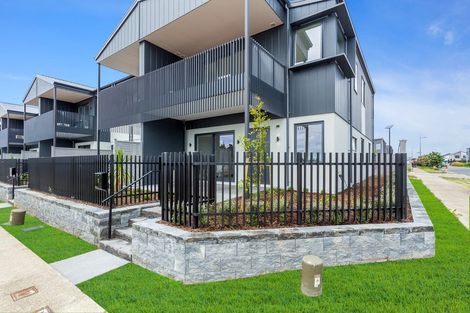 Photo of property in 2 Juniper Drive, Rosehill, Papakura, 2113