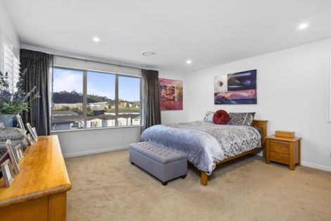 Photo of property in 112 Admirals Court Drive, Greenhithe, Auckland, 0632