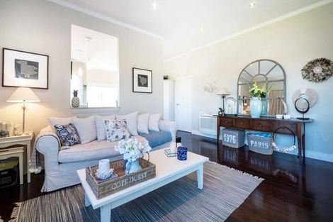 Photo of property in 1/41 Seaview Avenue, Northcote, Auckland, 0627