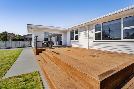 Photo of property in 3 Smith Road, Merrilands, New Plymouth, 4312