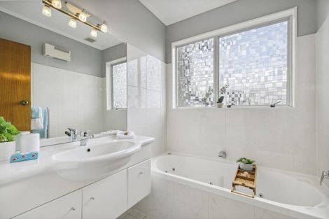 Photo of property in 17 Westhaven Drive, Tawa, Wellington, 5028