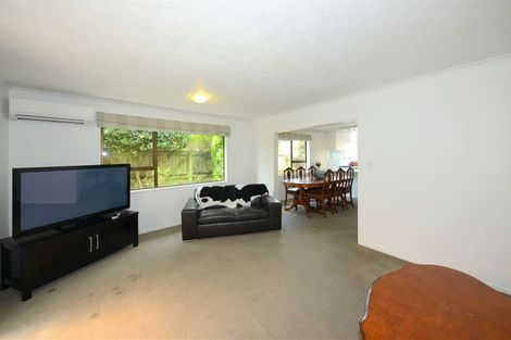 Photo of property in 2/11 Rubens Place, Burnside, Christchurch, 8053