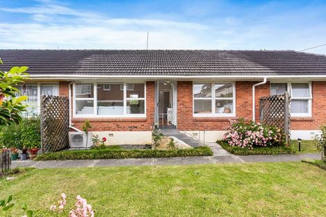 Photo of property in 2/34 Pupuke Road, Takapuna, Auckland, 0622