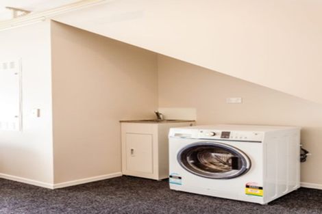 Photo of property in 33 Tahuhu Road, Mount Wellington, Auckland, 1062