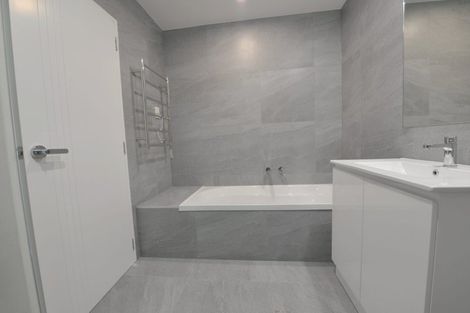 Photo of property in 43c Fitzherbert Avenue, West Harbour, Auckland, 0618