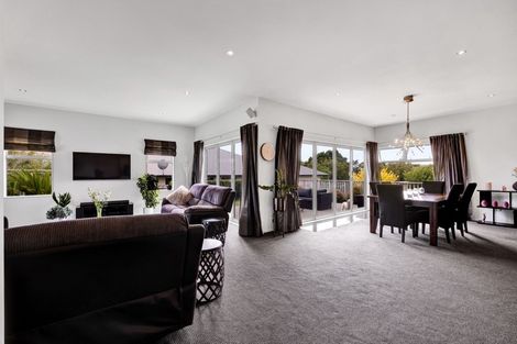 Photo of property in 188 Heta Road, Highlands Park, New Plymouth, 4312